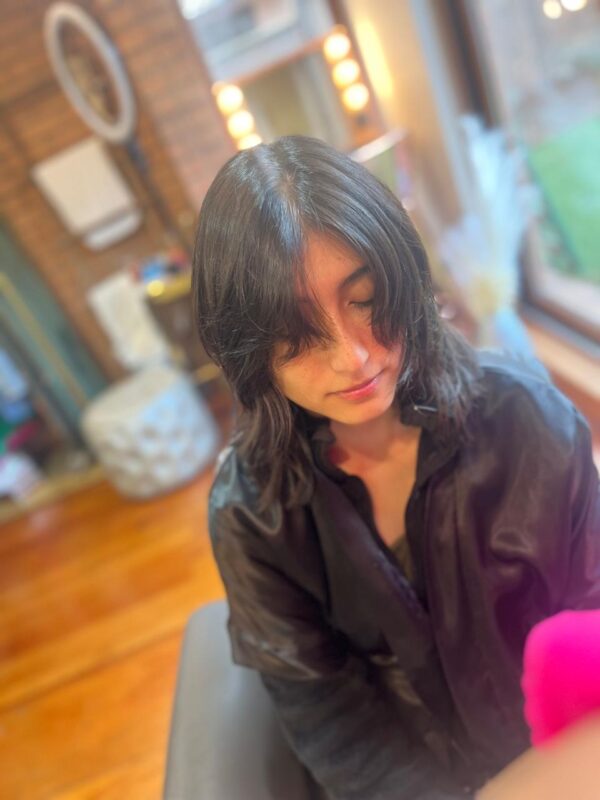 corte_De_cabello_muejr_joven_moderno_cara_delgada_asesoria_de_imagen_chile