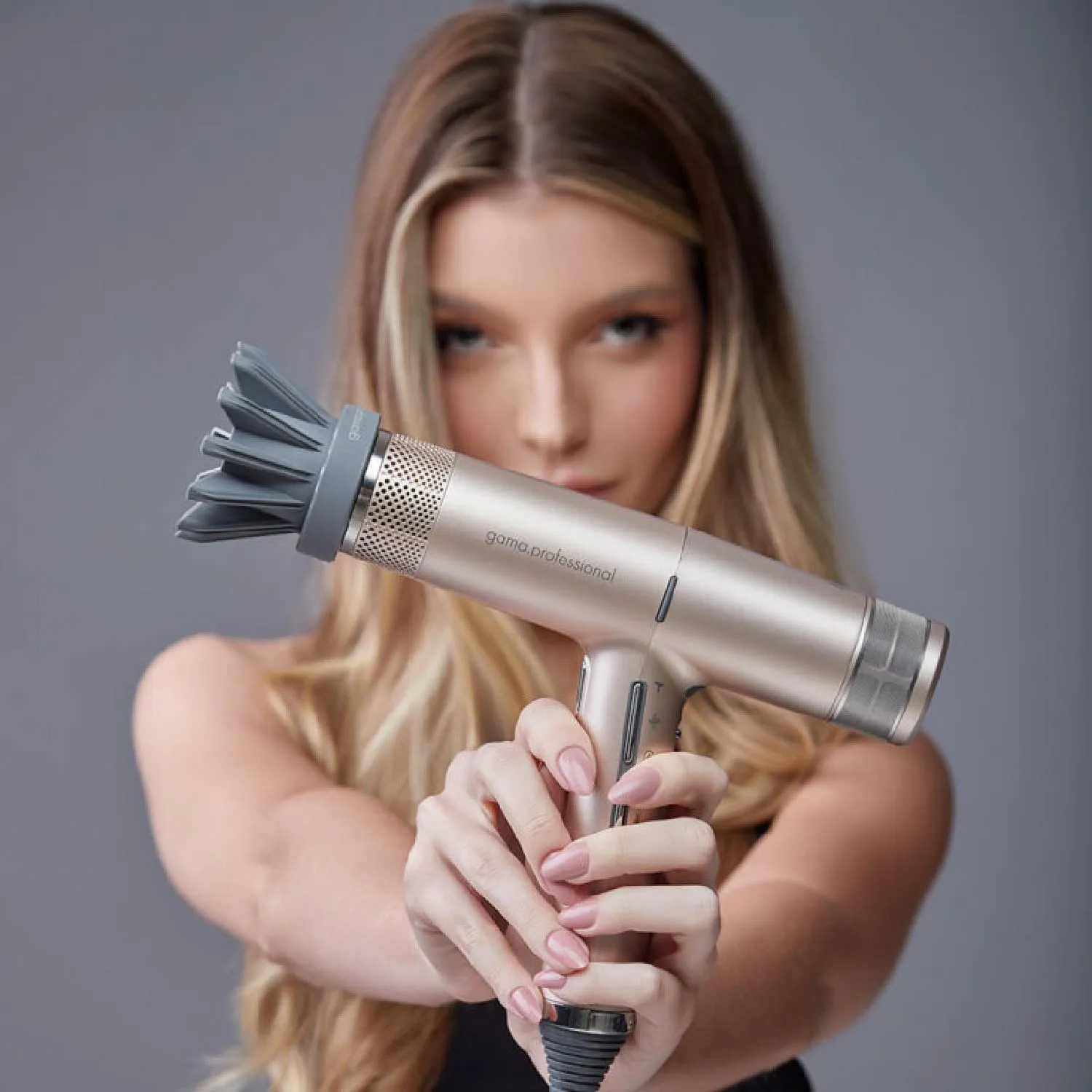 secador_gama_iq_tecnologia_iones_bonjour_Salon_tienda_11zon